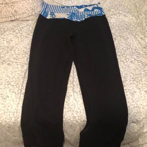 Lululemon yoga pants size 6